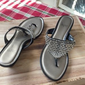 Women’s dressy sandals